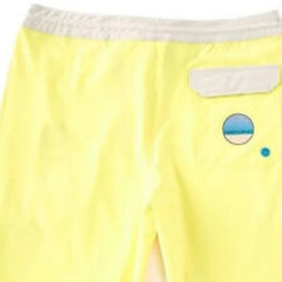 NEW Men's Redsand BoardShorts 9" Inseam Swim Shorts Voltage MSRP $64 - Picture 2 of 7